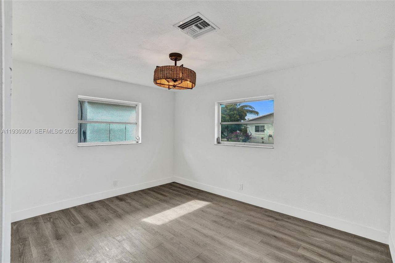 5810 NW 81st Ave, Tamarac, FL 33321 Photo