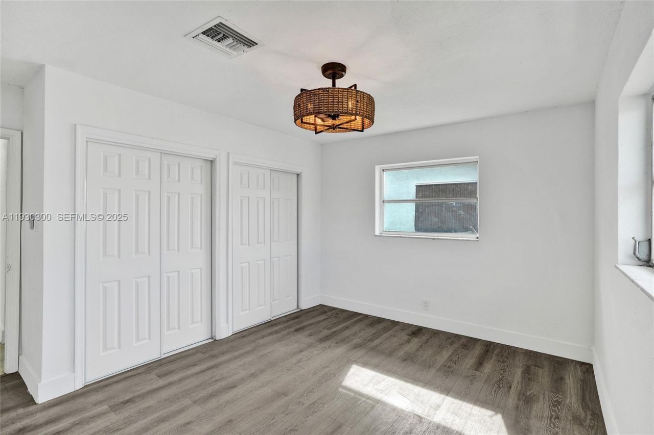 5810 NW 81st Ave, Tamarac, FL 33321 Photo