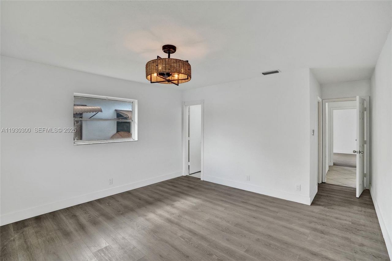 5810 NW 81st Ave, Tamarac, FL 33321 Photo