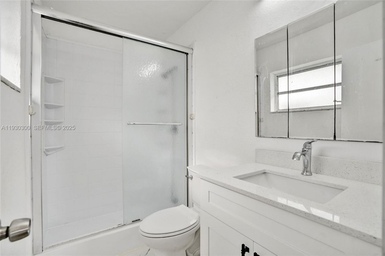 5810 NW 81st Ave, Tamarac, FL 33321 Photo