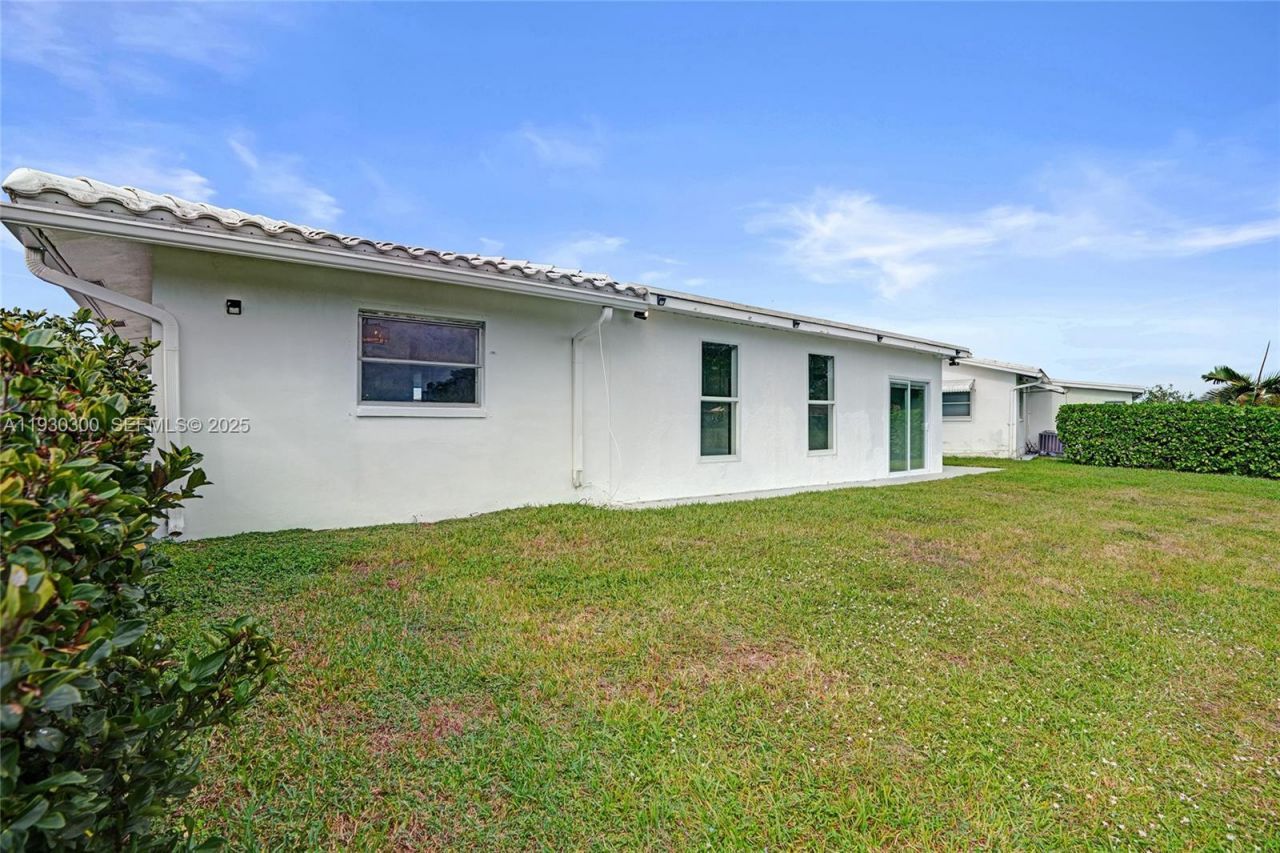 5810 NW 81st Ave, Tamarac, FL 33321 Photo