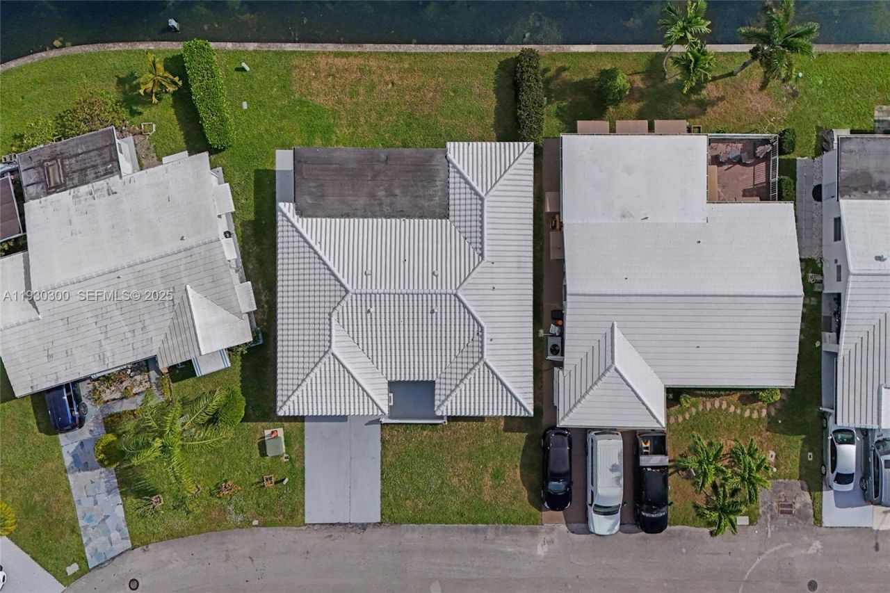 5810 NW 81st Ave, Tamarac, FL 33321 Photo