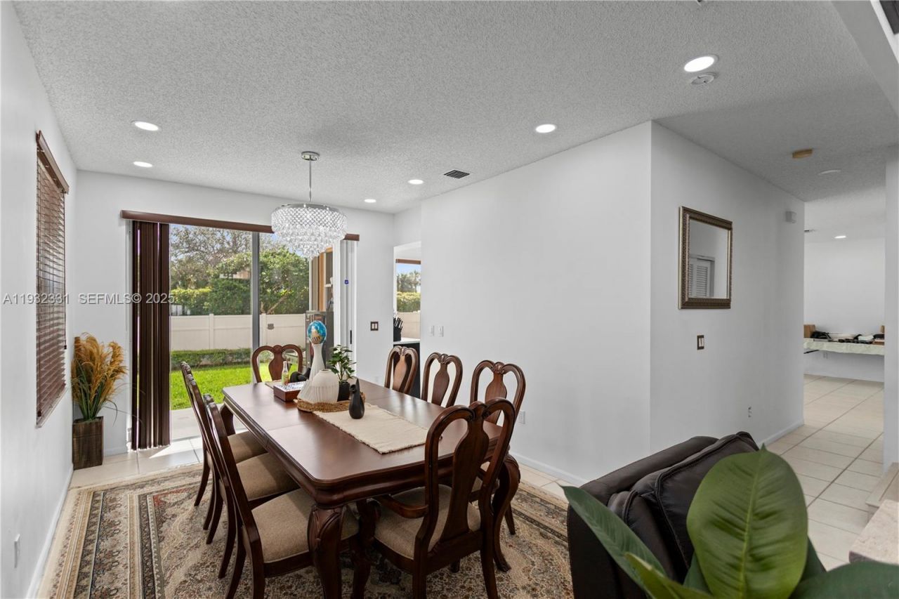 15558 NW 12th Ct, Pembroke Pines, FL 33028 Photo