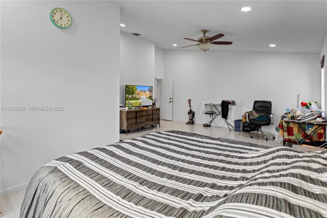 15558 NW 12th Ct, Pembroke Pines, FL 33028 Photo