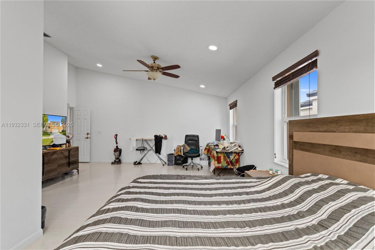 15558 NW 12th Ct, Pembroke Pines, FL 33028 Photo