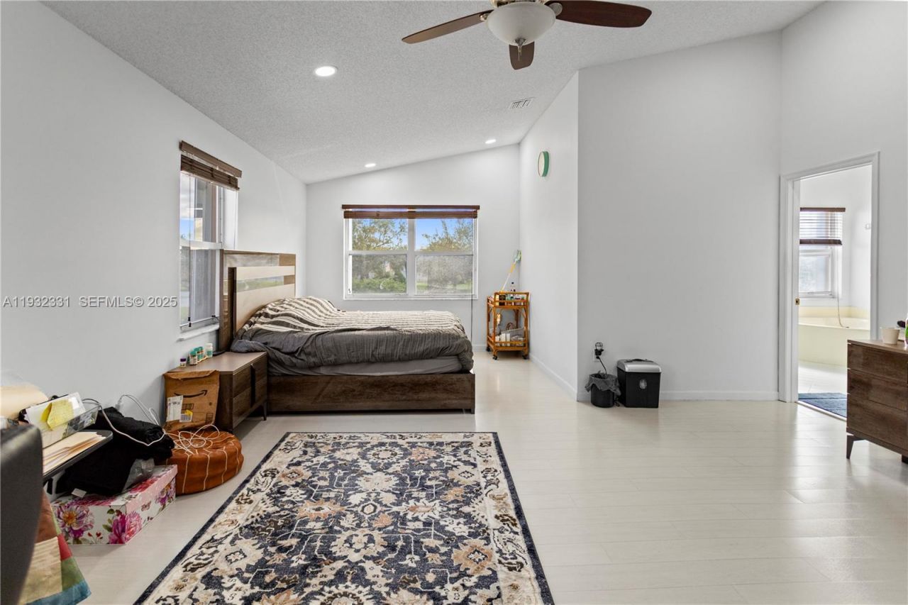 15558 NW 12th Ct, Pembroke Pines, FL 33028 Photo