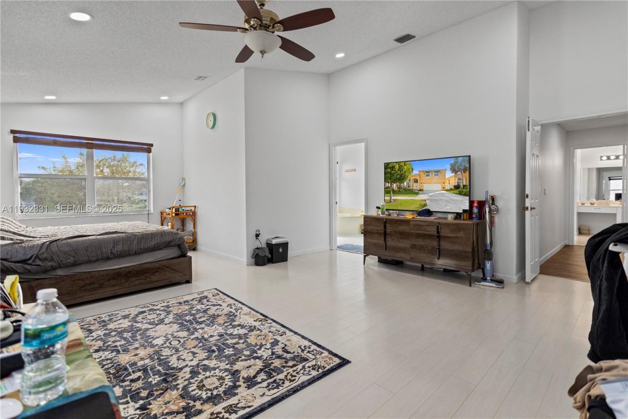 15558 NW 12th Ct, Pembroke Pines, FL 33028 Photo