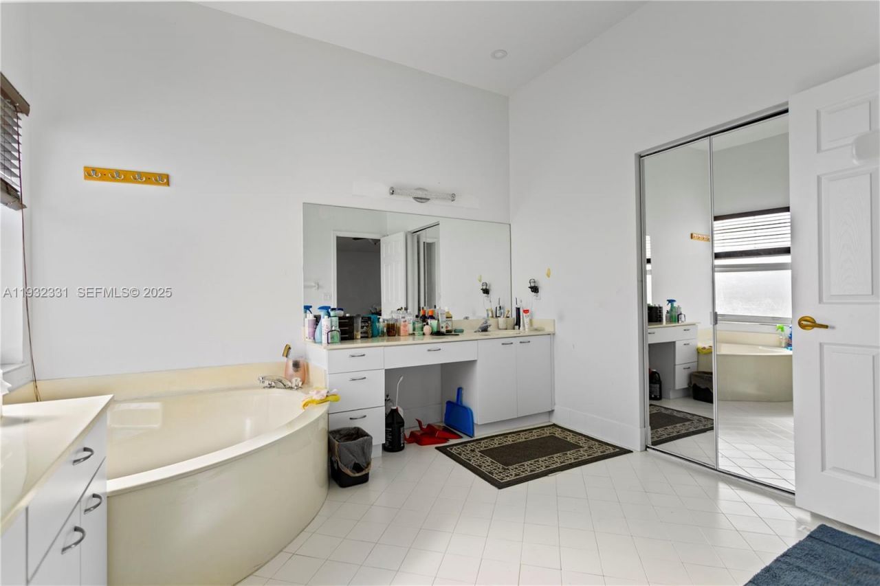 15558 NW 12th Ct, Pembroke Pines, FL 33028 Photo