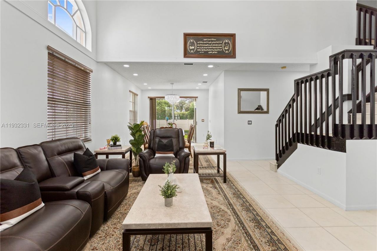 15558 NW 12th Ct, Pembroke Pines, FL 33028 Photo