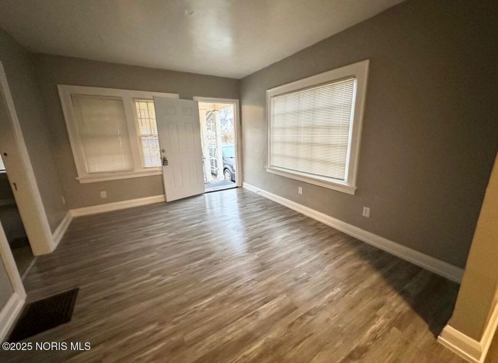 915 Ketcham Avenue, Toledo, OH 43608 Main Photo