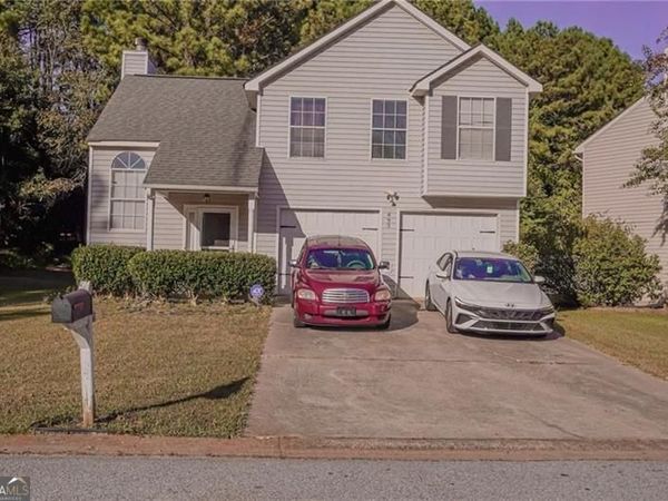 493 E LAKE Drive, Riverdale, GA 30274