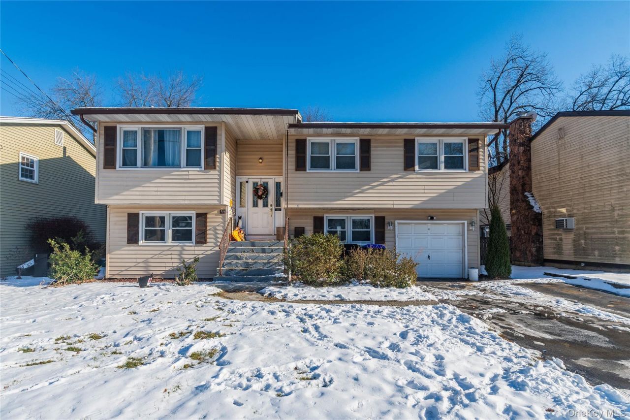 19 Maryland Avenue, Poughkeepsie, NY 12603 Main Photo