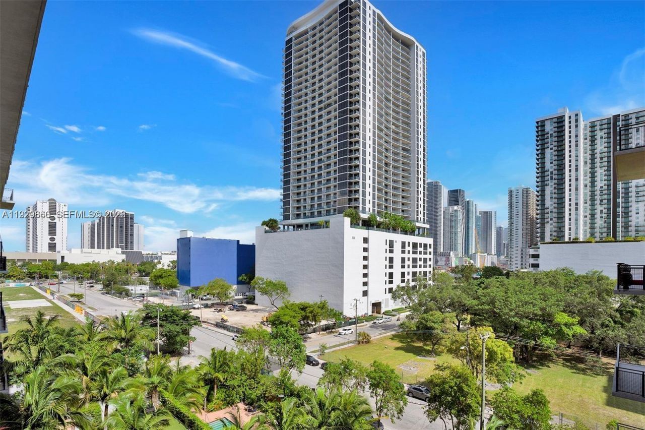 1749 NE Miami Ct, Unit 515, Miami, FL 33132 Photo