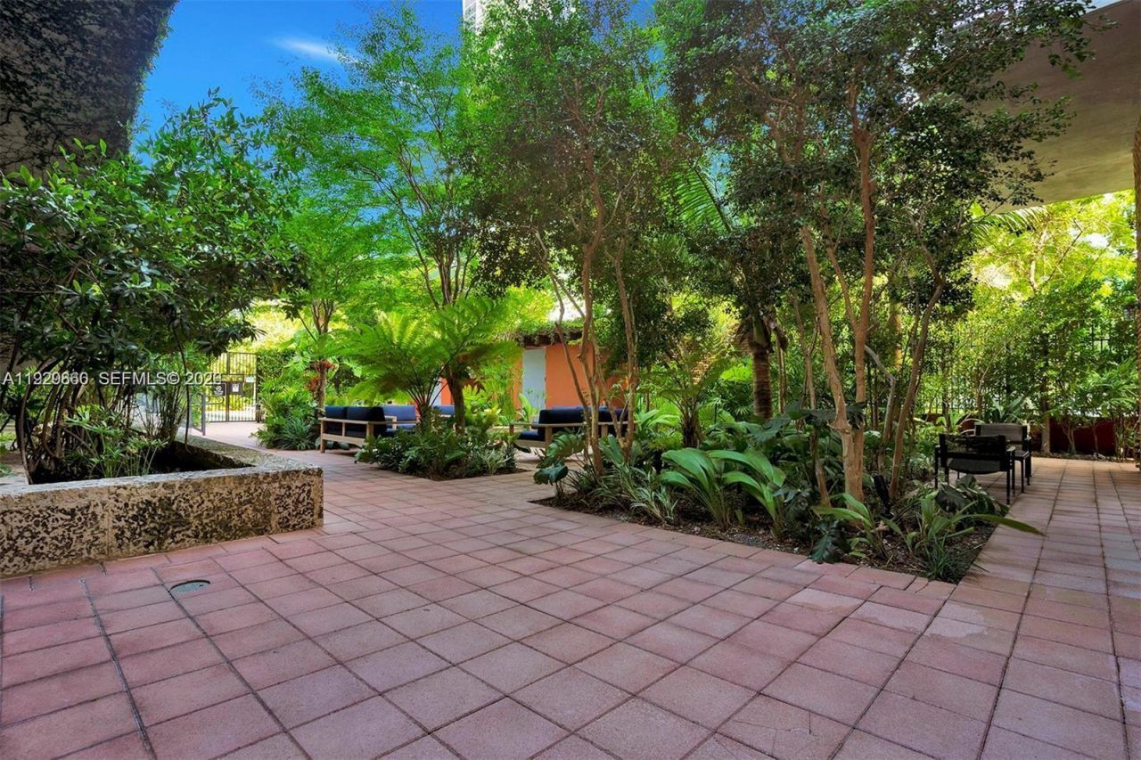 1749 NE Miami Ct, Unit 515, Miami, FL 33132 Photo