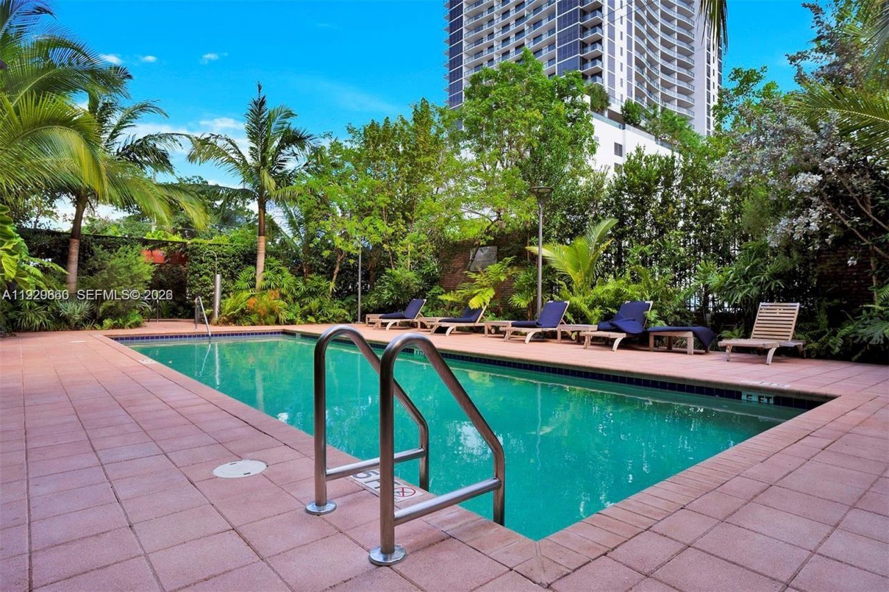 1749 NE Miami Ct, Unit 515, Miami, FL 33132 Photo