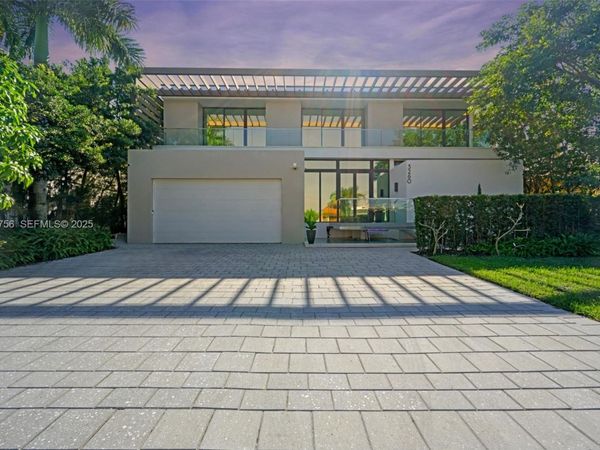 3260 NE 165th St , North Miami Beach, FL 33160