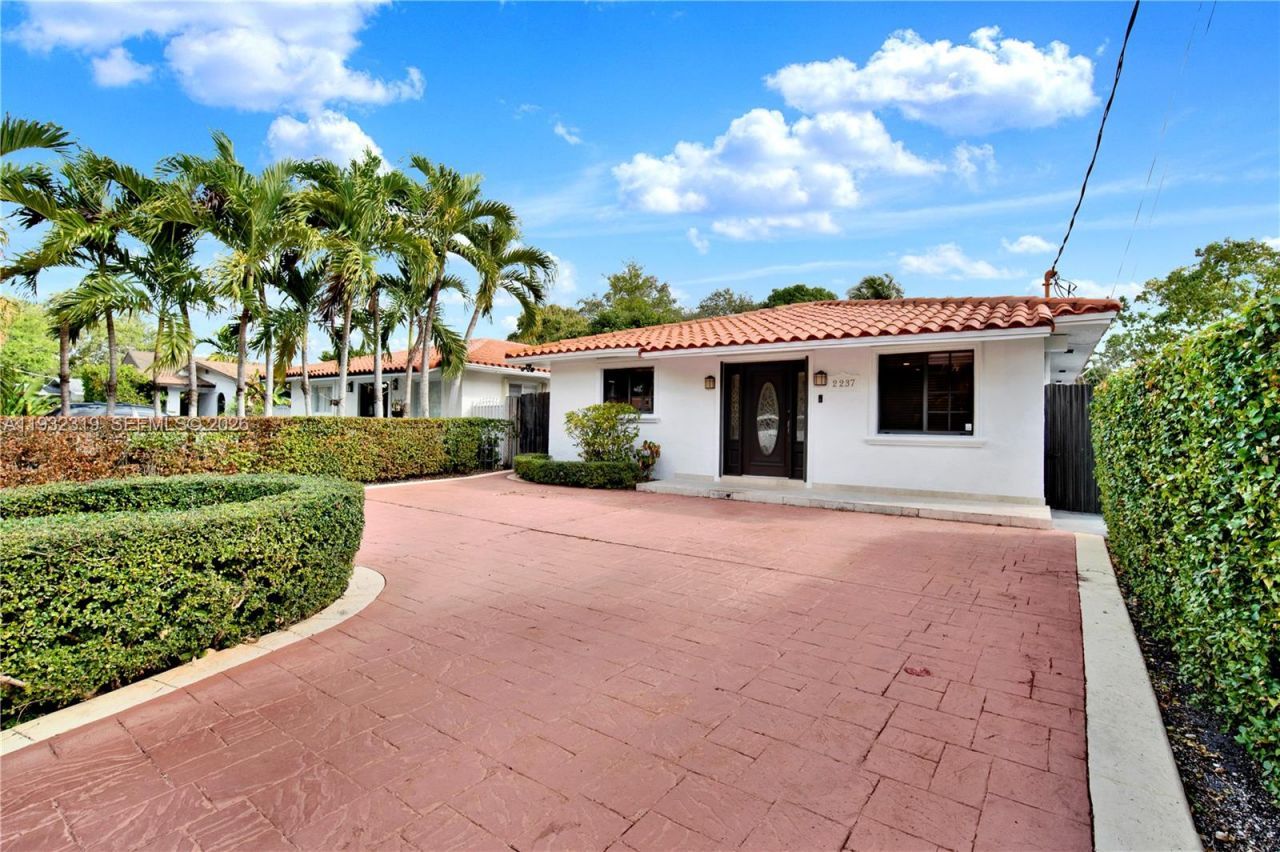 2237 SW 63rd Ave, Miami, FL 33155 Photo