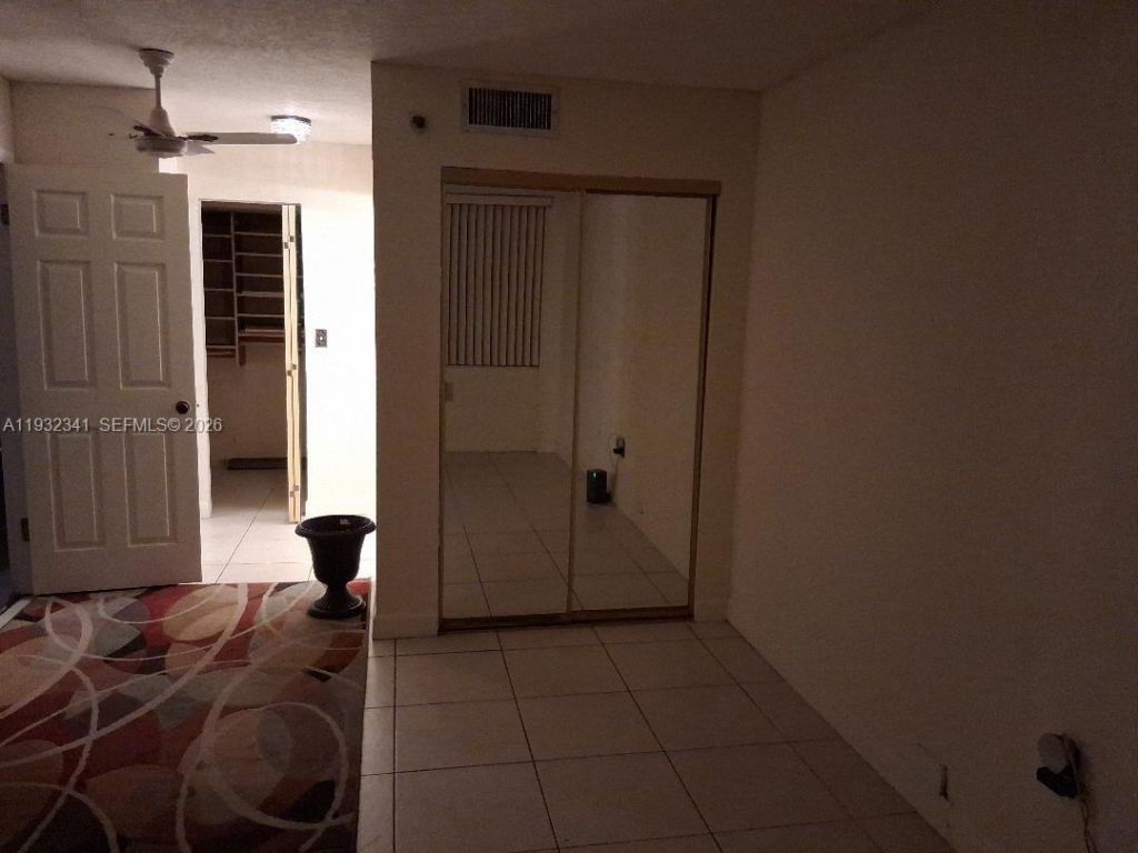1000 St Charles Pl, Unit L2, Pembroke Pines, FL 33026 Photo