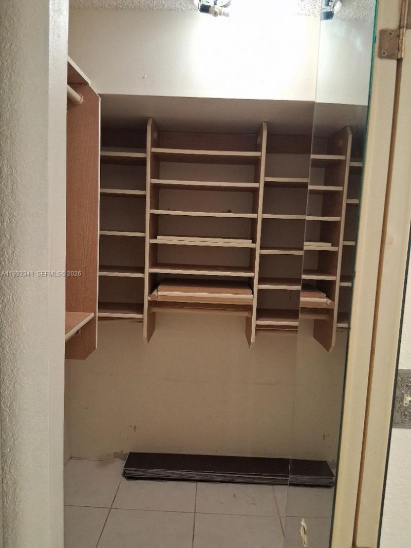 1000 St Charles Pl, Unit L2, Pembroke Pines, FL 33026 Photo