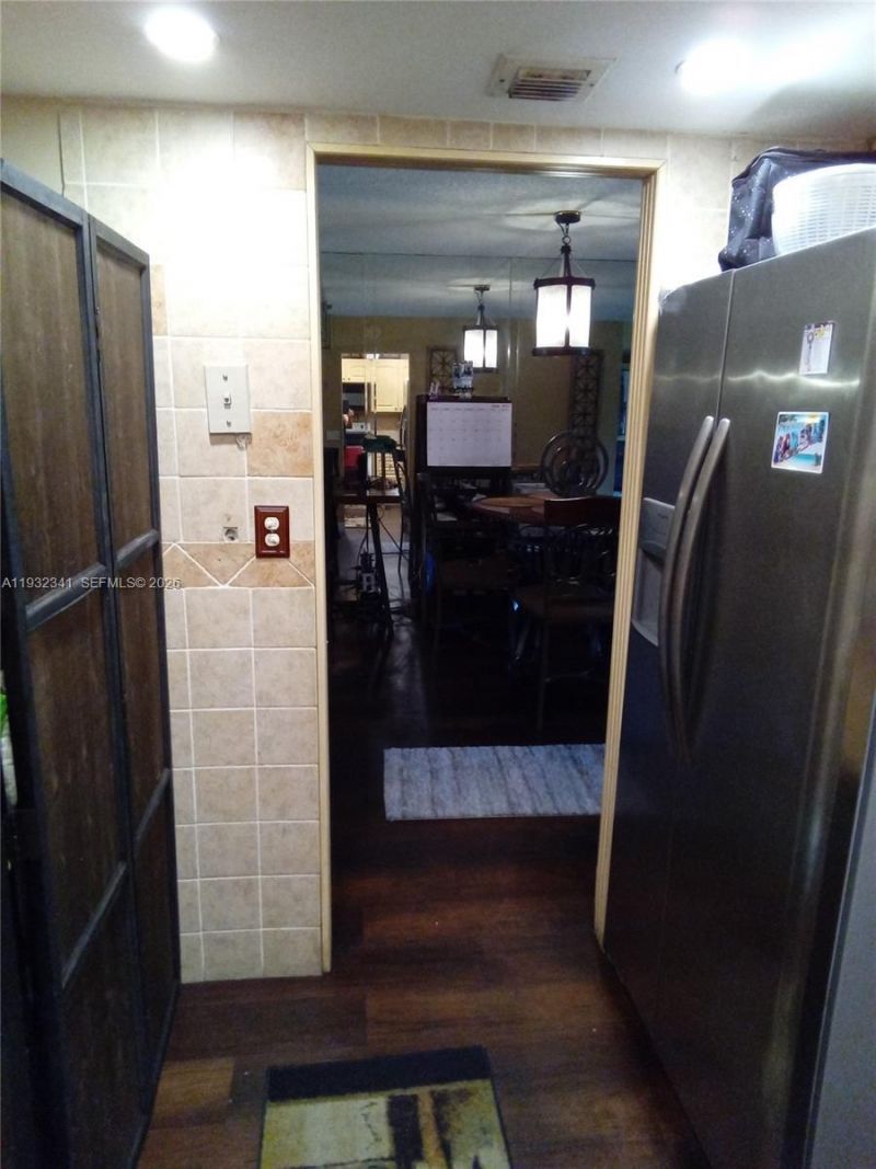 1000 St Charles Pl, Unit L2, Pembroke Pines, FL 33026 Photo