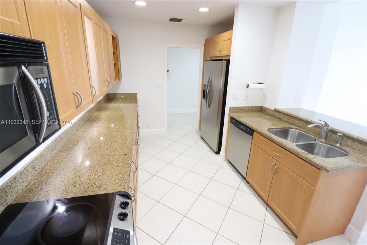 151 Crandon Blvd, Unit 926, Key Biscayne, FL 33149 Photo