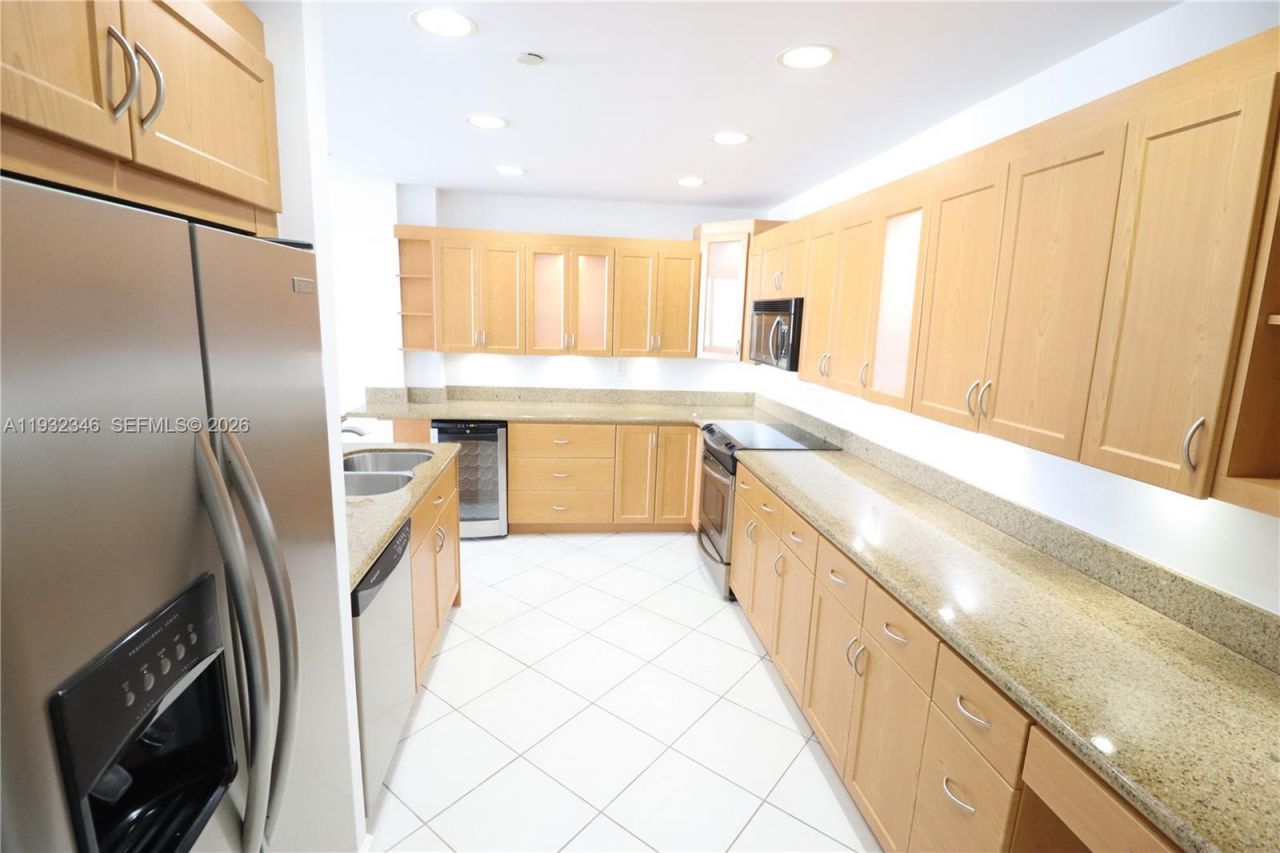 151 Crandon Blvd, Unit 926, Key Biscayne, FL 33149 Photo