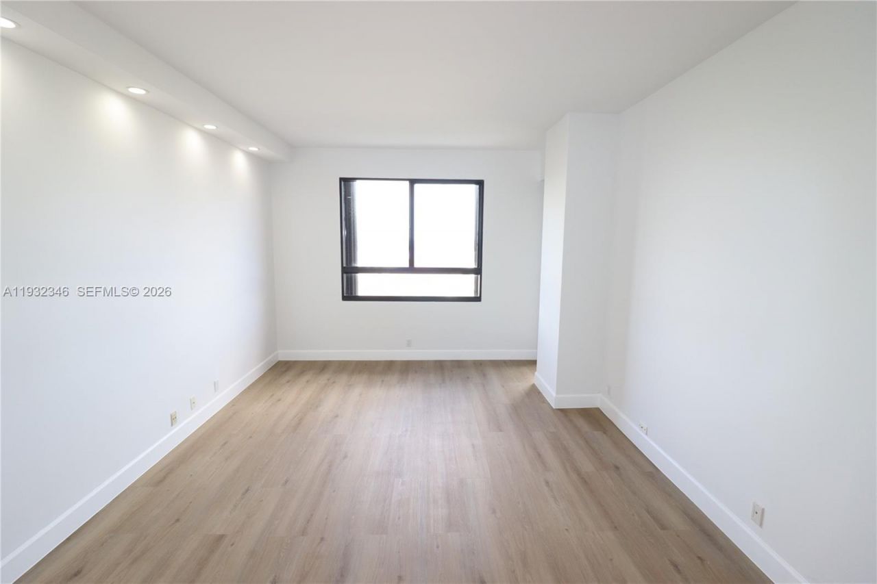 151 Crandon Blvd, Unit 926, Key Biscayne, FL 33149 Photo