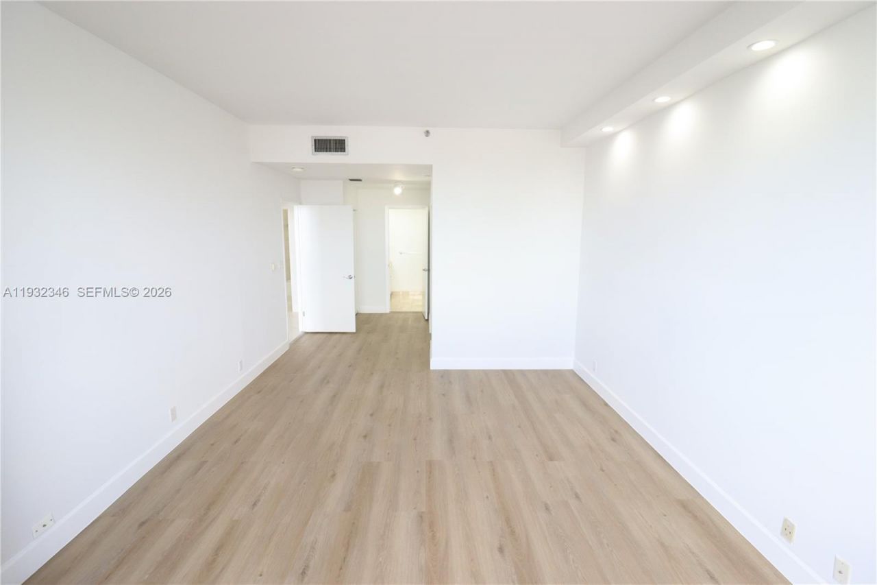 151 Crandon Blvd, Unit 926, Key Biscayne, FL 33149 Photo