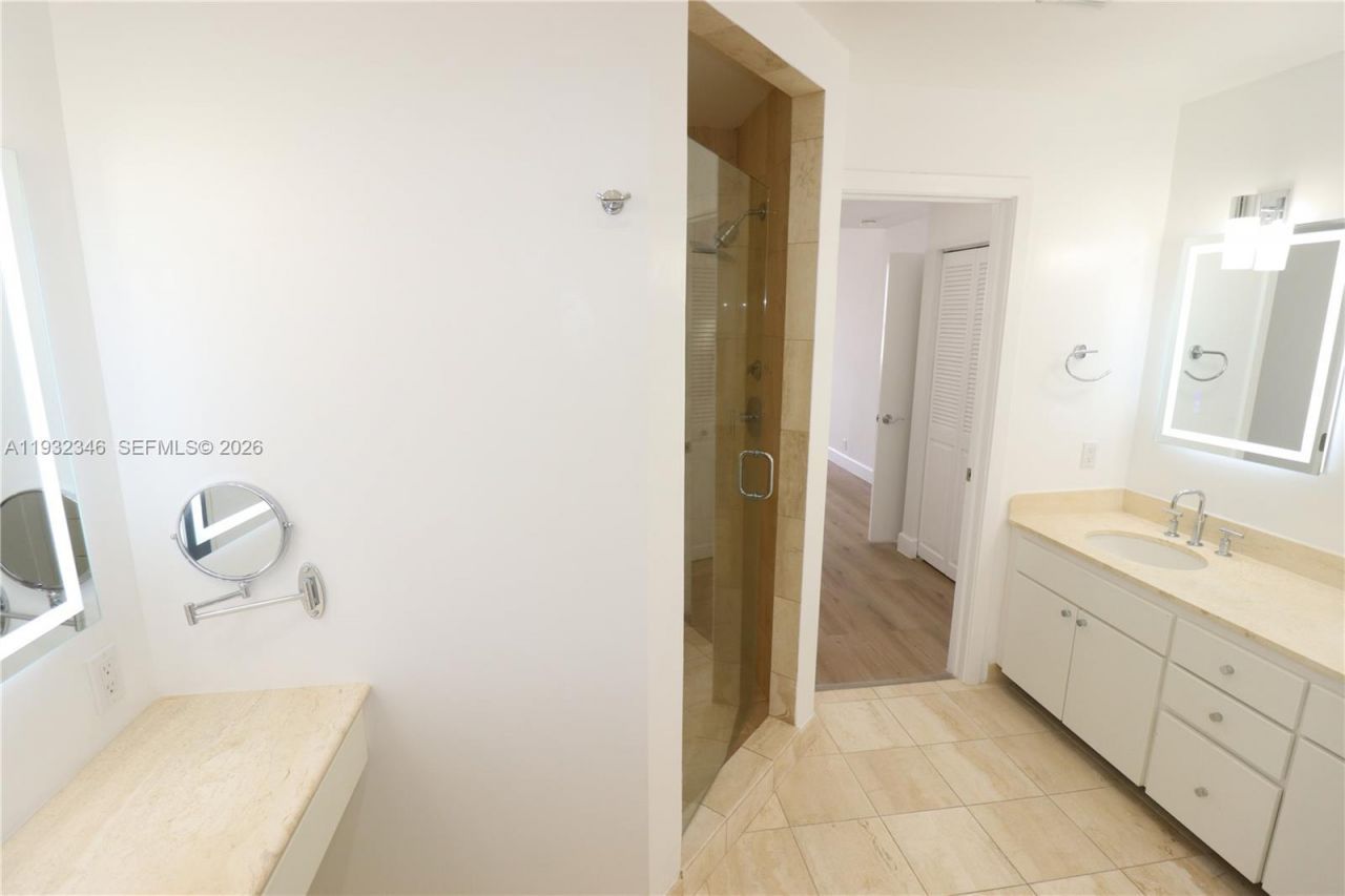 151 Crandon Blvd, Unit 926, Key Biscayne, FL 33149 Photo