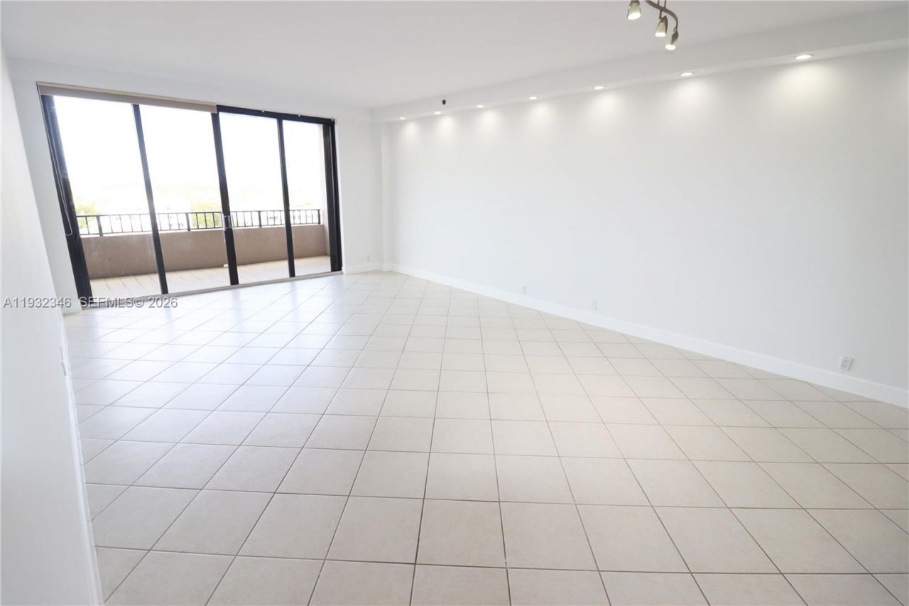 151 Crandon Blvd, Unit 926, Key Biscayne, FL 33149 Photo