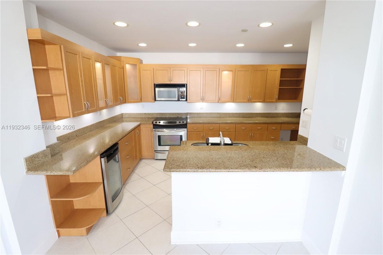 151 Crandon Blvd, Unit 926, Key Biscayne, FL 33149 Photo