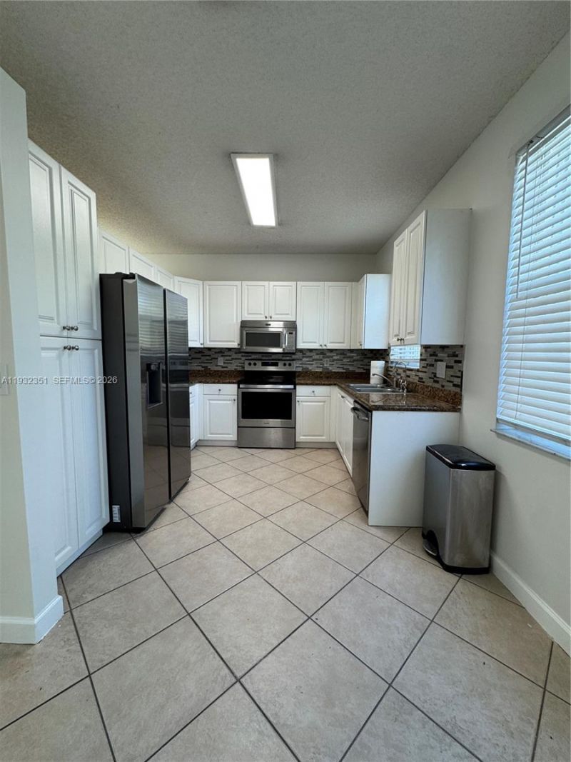 327 NW 159th Ave, Unit N/A, Pembroke Pines, FL 33028 Photo