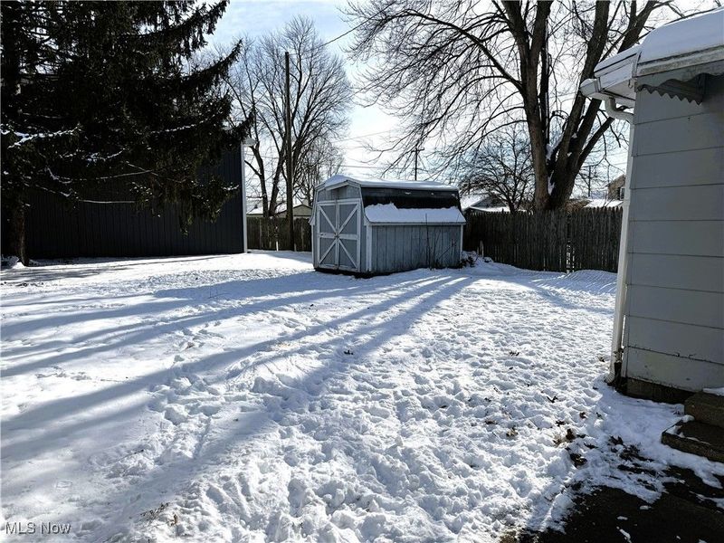 131 8th Street SW, New Philadelphia, OH 44663 Photo 4