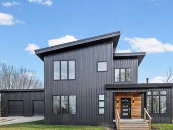 1371 1300th Street, Iola, KS 66749