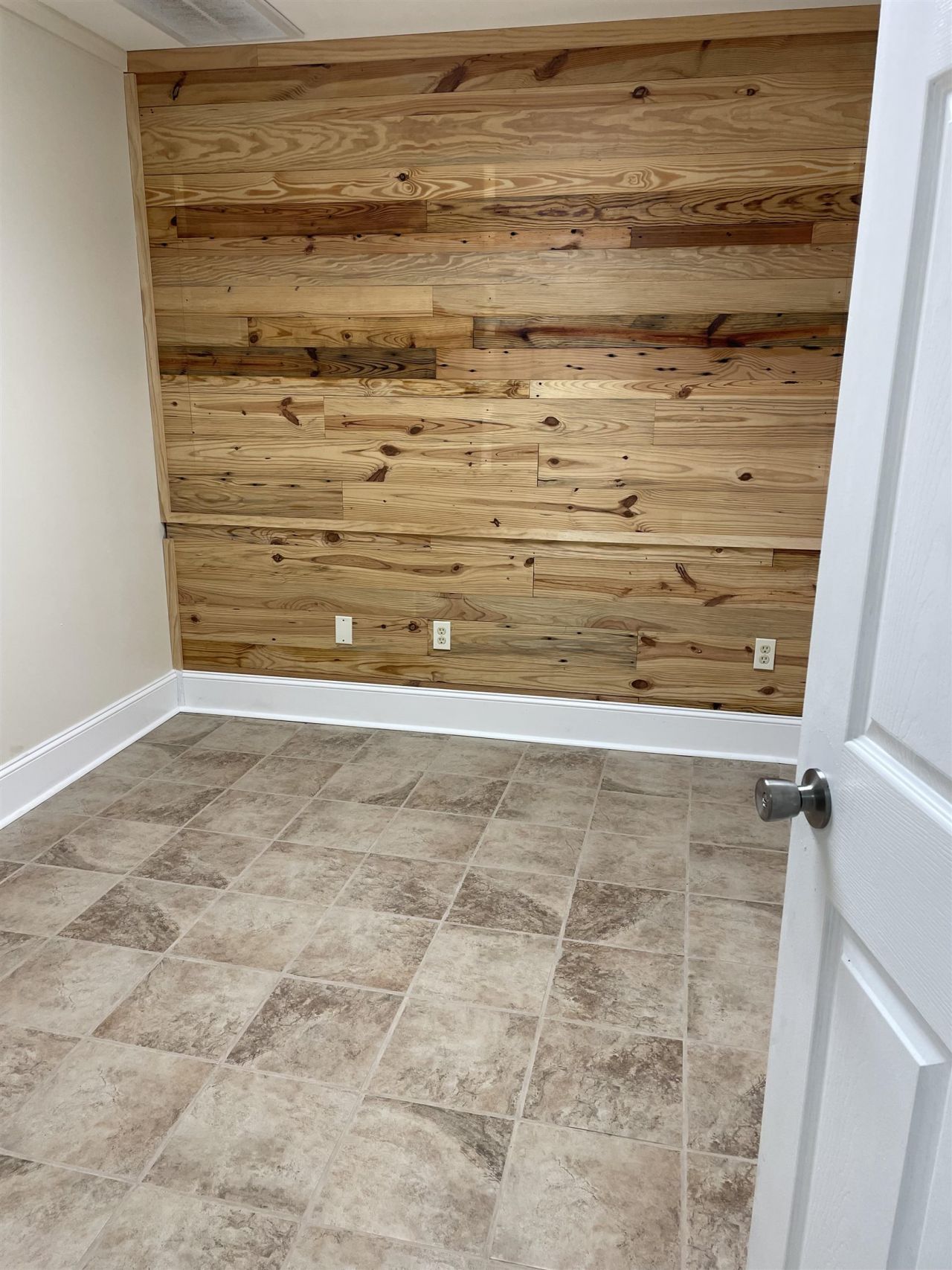 1102 - B Martin Luther King Rd.  Photo 4