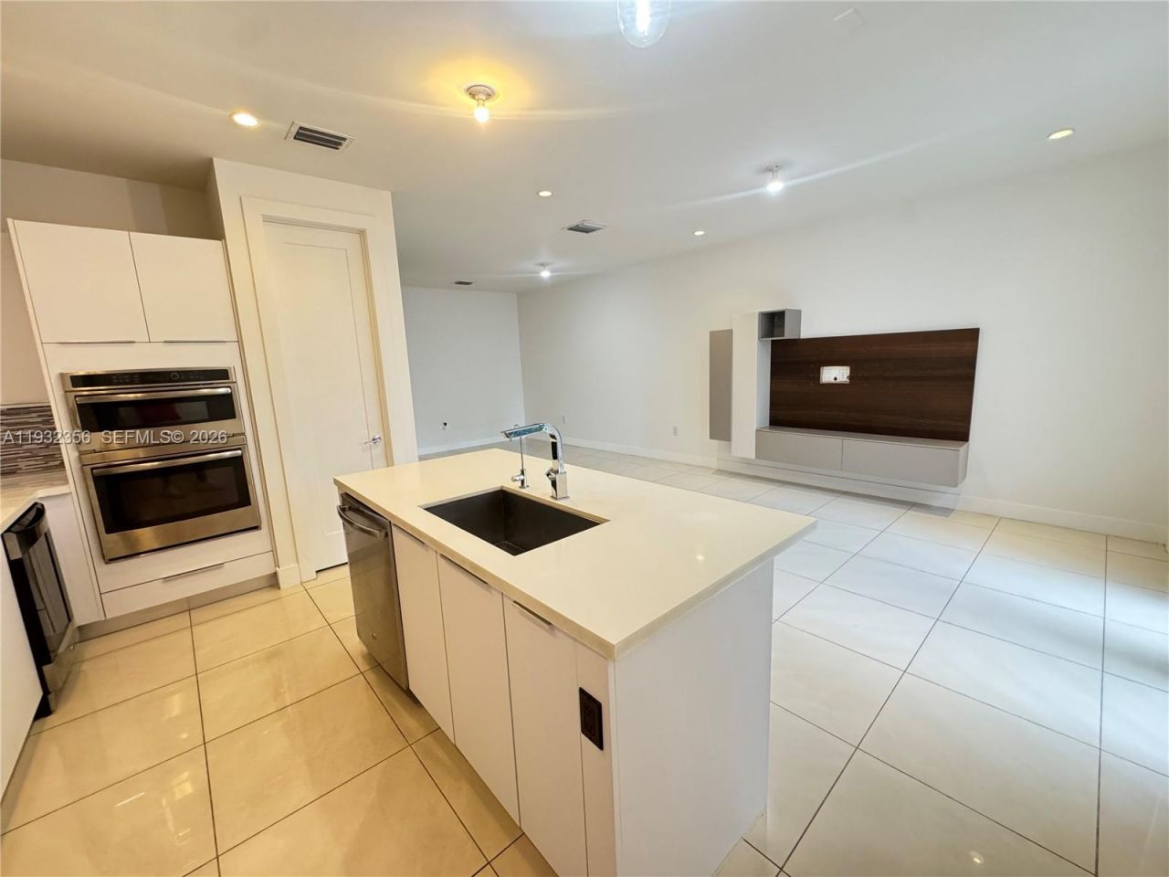 10550 NW 65th Ln , Doral, FL 33178 Photo