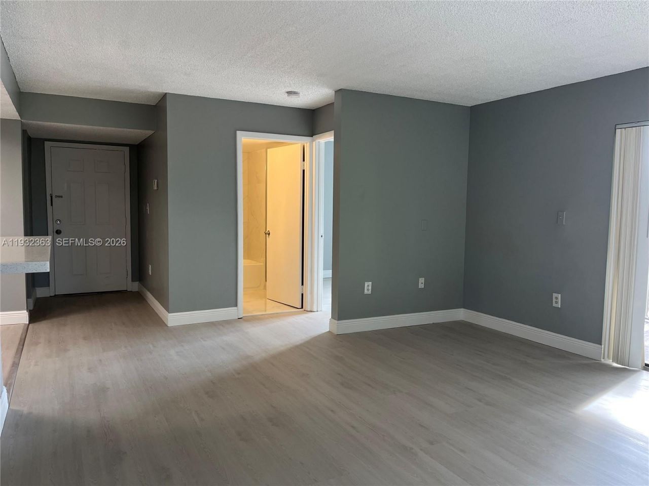 350 W Palm Cir W, Unit 201, Pembroke Pines, FL 33025 Photo