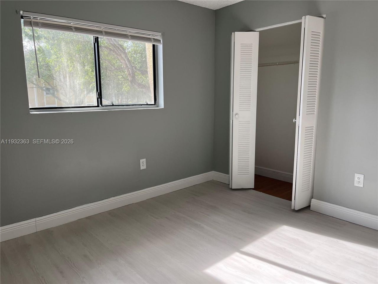 350 W Palm Cir W, Unit 201, Pembroke Pines, FL 33025 Photo