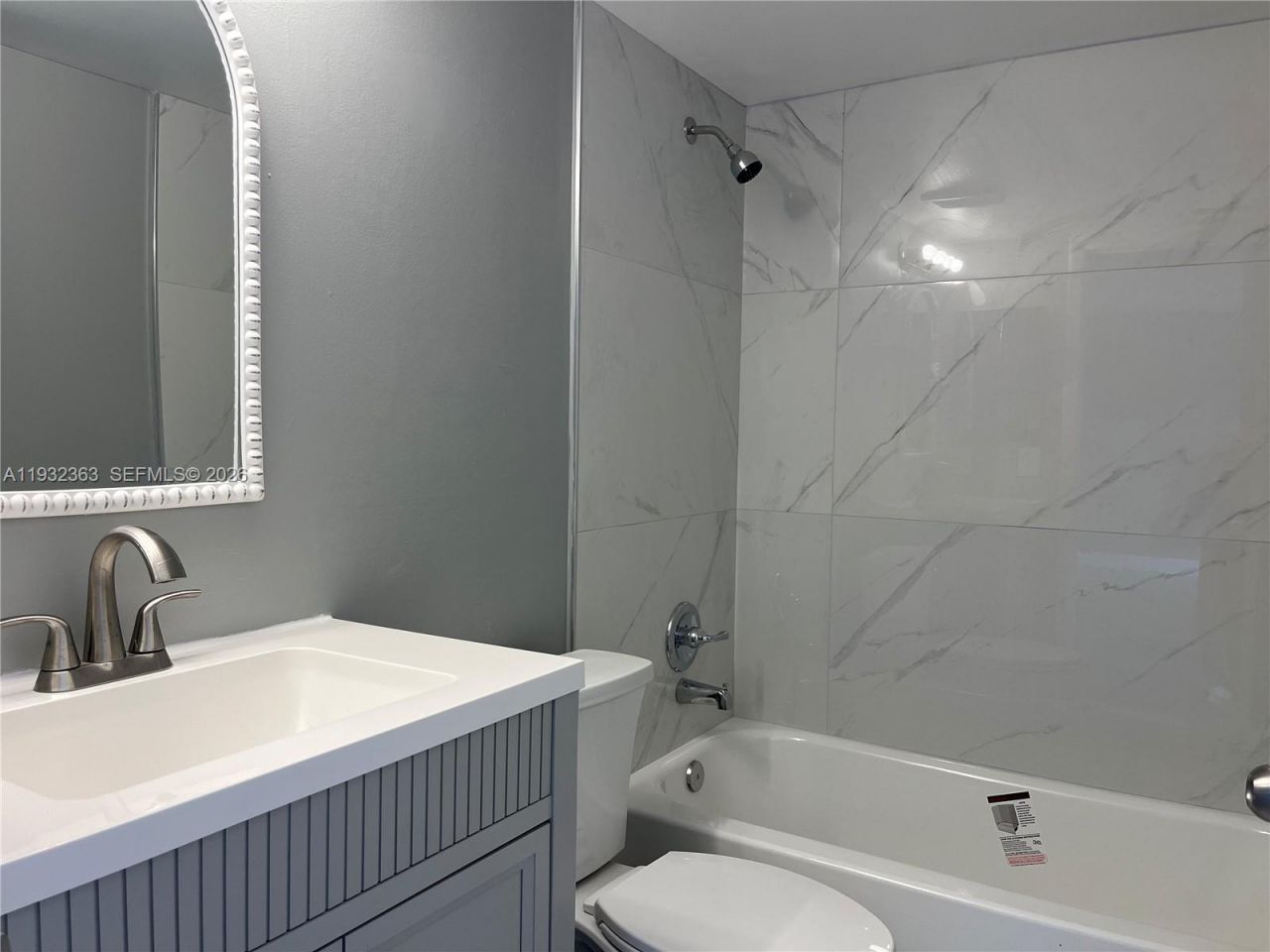 350 W Palm Cir W, Unit 201, Pembroke Pines, FL 33025 Photo
