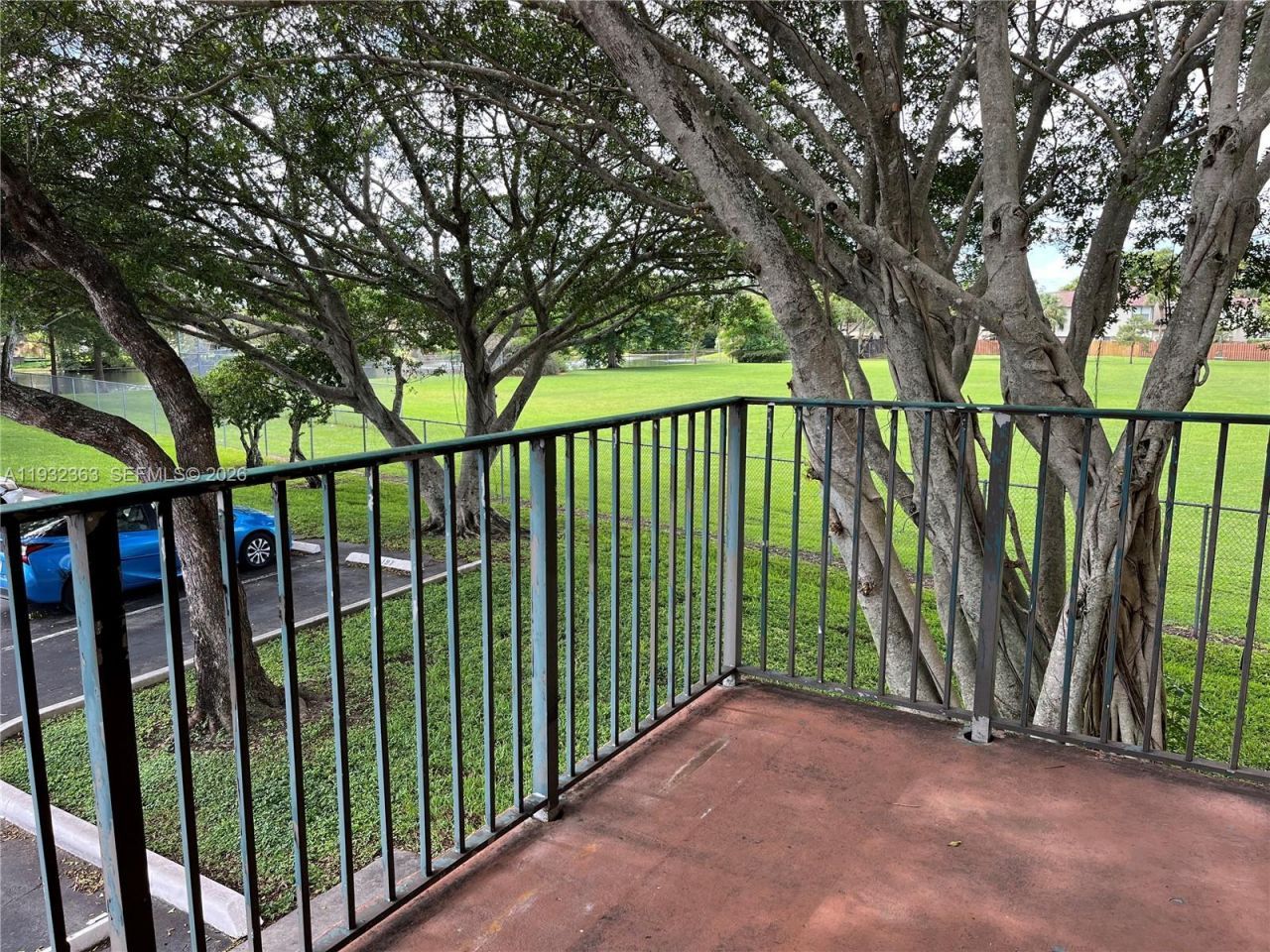 350 W Palm Cir W, Unit 201, Pembroke Pines, FL 33025 Photo