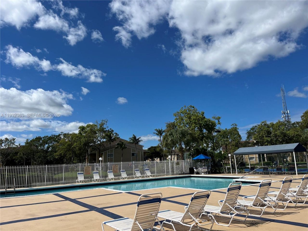 350 W Palm Cir W, Unit 201, Pembroke Pines, FL 33025 Photo