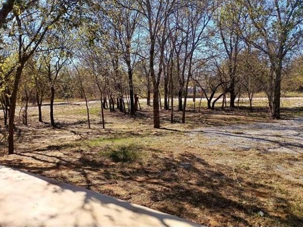 137 Buffalo Gap Drive, Bridgeport, TX 76426