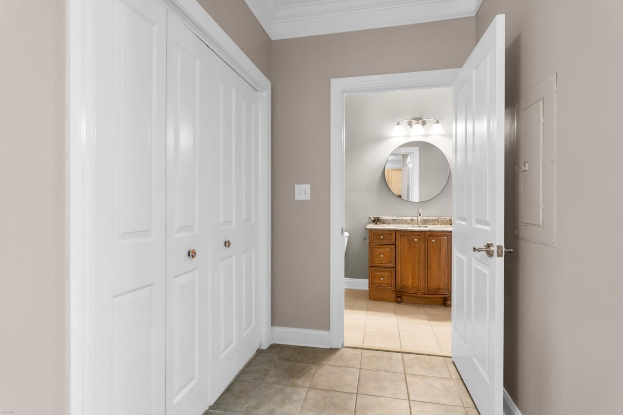 2244 Ashley Crossing Drive Photo 20