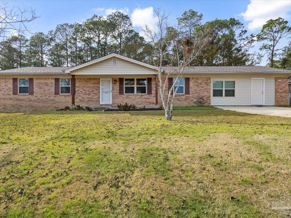 5053 Forest Creek Dr, Pace, FL 32571