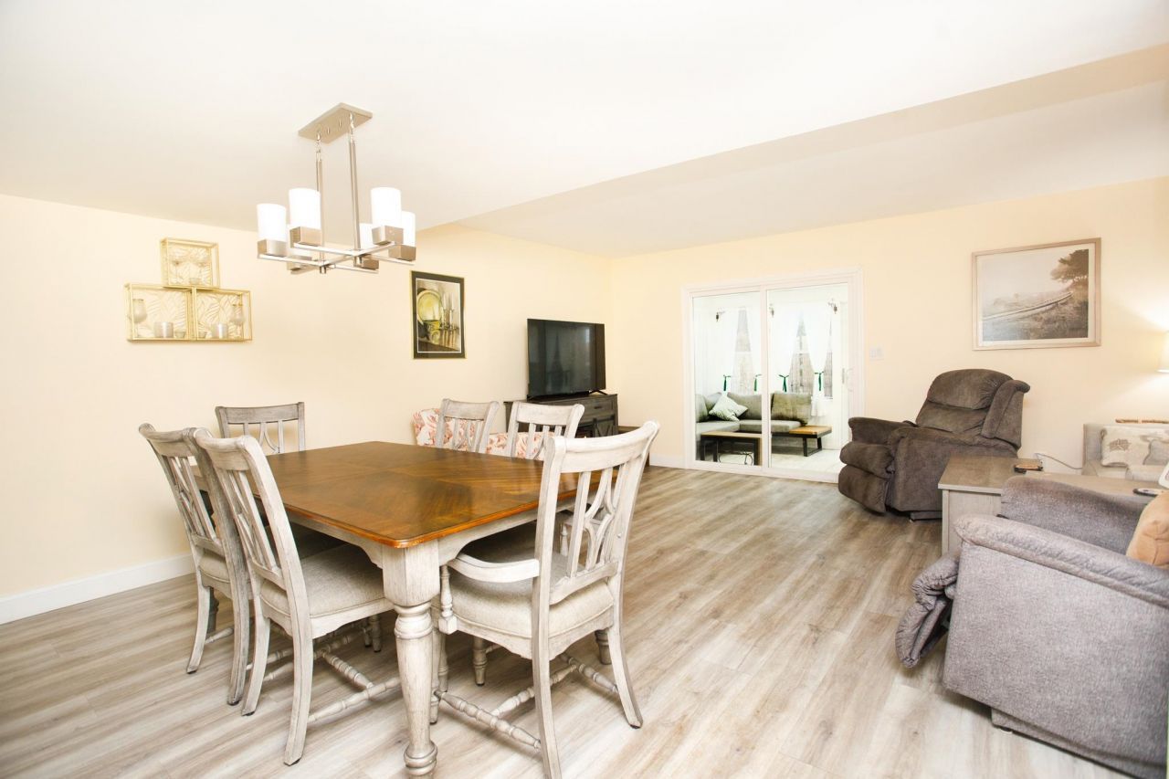 407 Old South Circle Photo 5