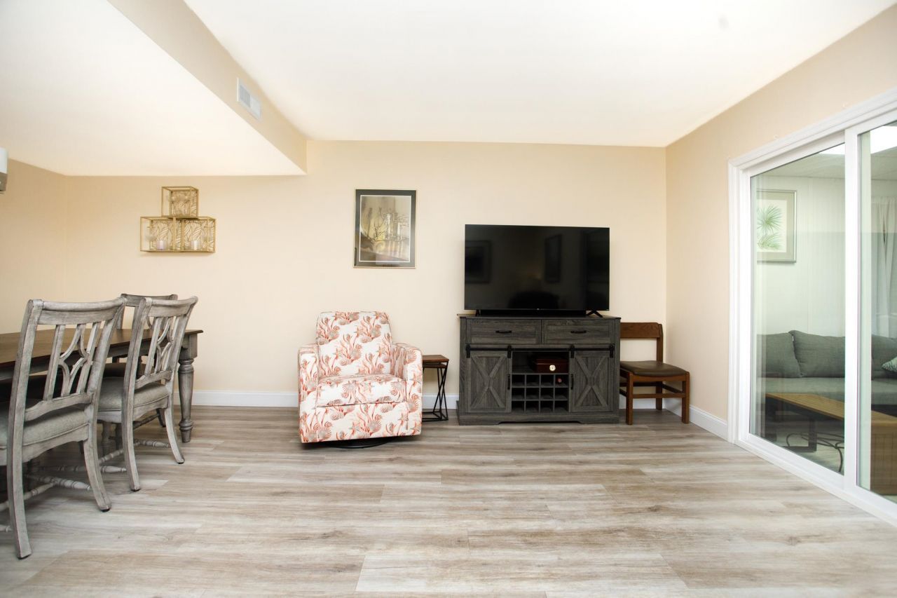 407 Old South Circle Photo 9