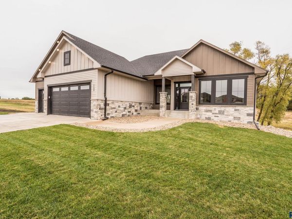 1100 N Scots Pine Dr, Sioux Falls, SD 57110