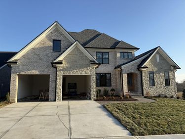 381 Weston Park, Lexington, KY 40515