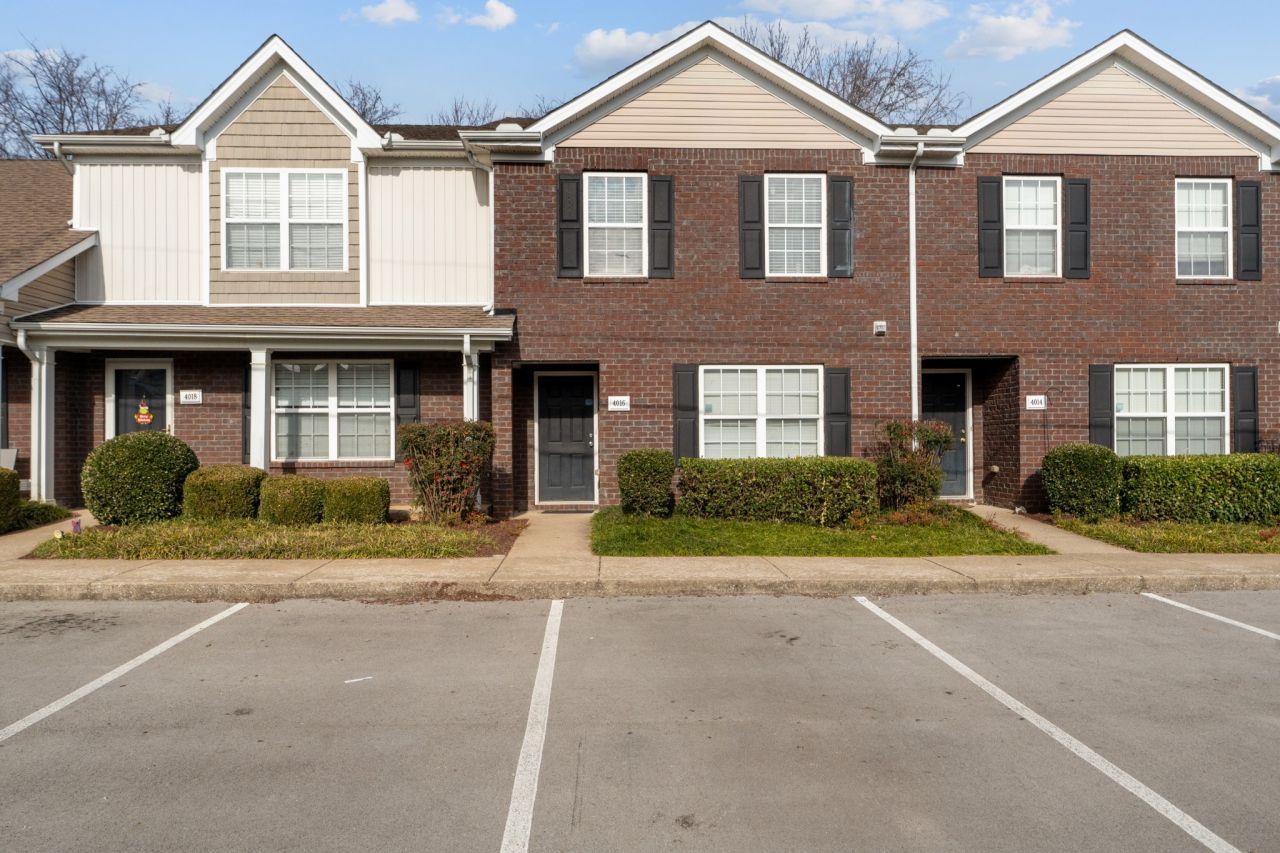 4016 George Buchanan Dr La Vergne, TN 37086