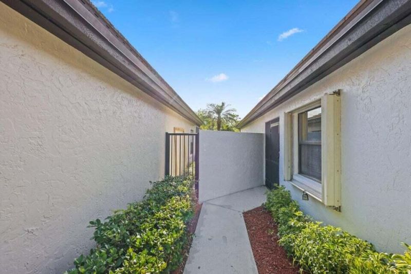 61 N Ironwood Way, Palm Beach Gardens, FL 33418 Photo